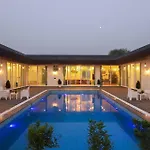 Edo Mansion By The Party Citadel - Luxury Villa With Pool, Garden Area, Massive Garden Etc.