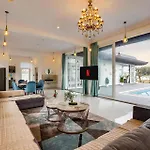 Edo Mansion By The Party Citadel - Luxury Villa With Pool, Garden Area, Massive Garden Etc.