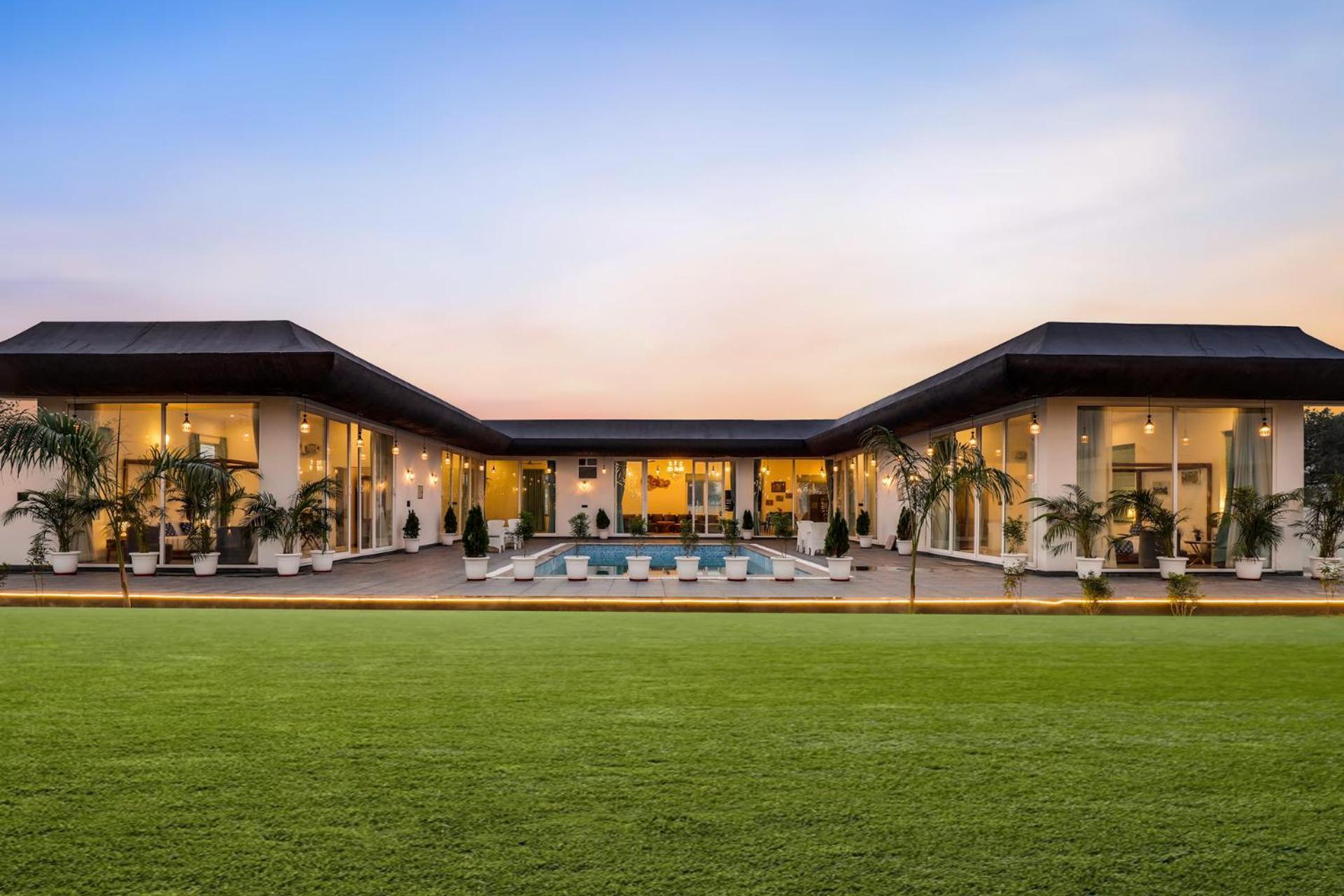Holiday home Edo Mansion By The Party Citadel - Luxury With Pool, Garden Area, Massive Garden Etc.